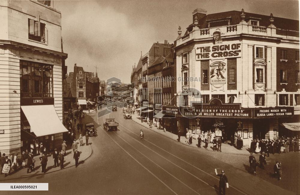 PARAMOUNT CINEMA   NEW BRIGGATE  LEEDS        PICTURE FROM T