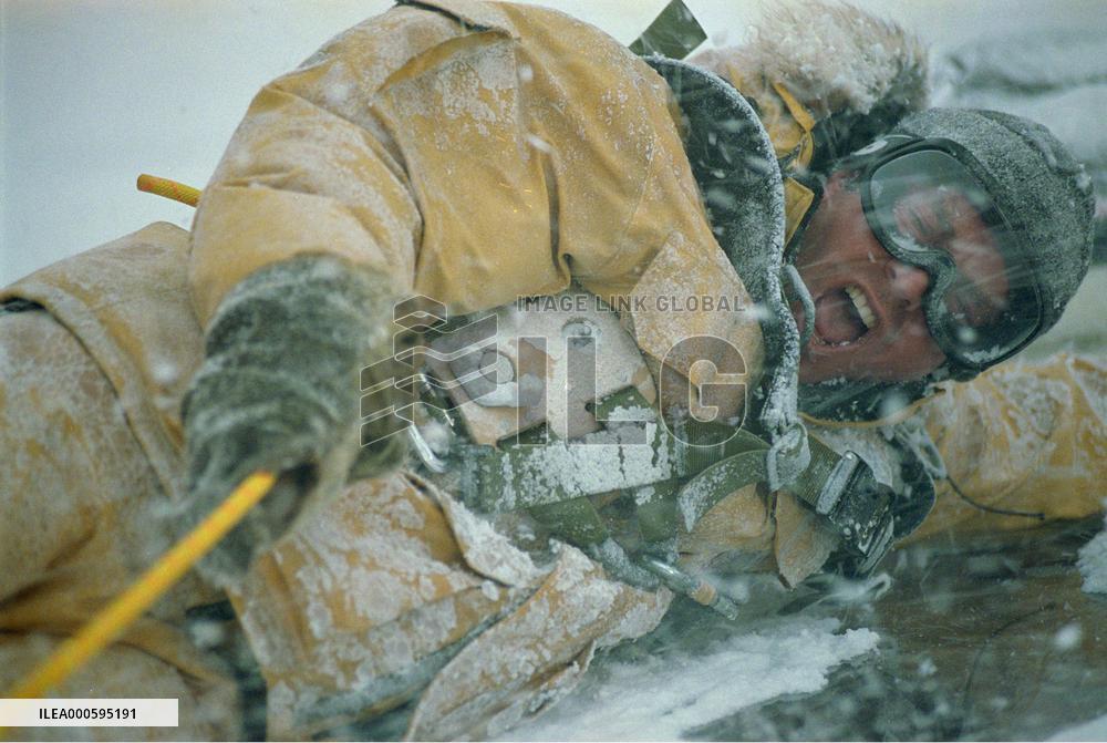 THE DAY AFTER TOMORROW