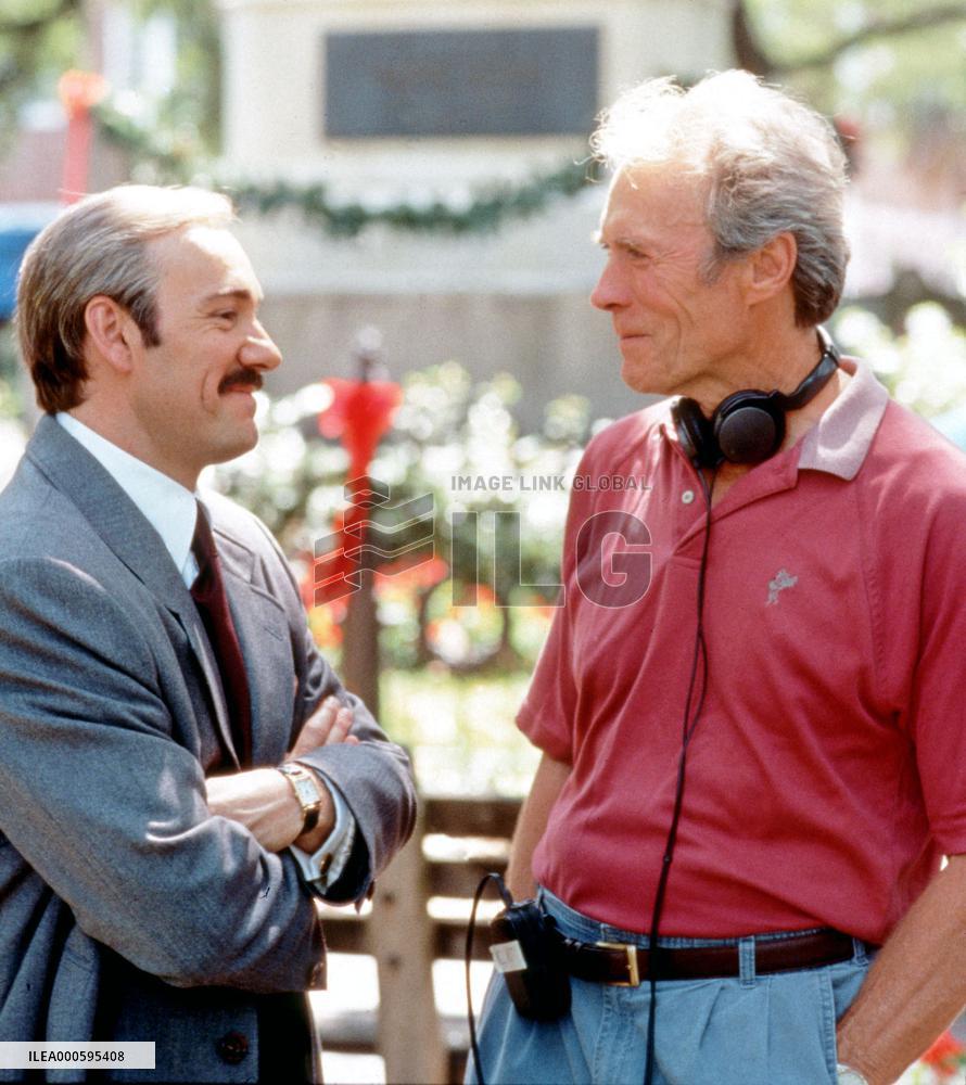 MIDNIGHT IN THE GARDEN OF GOOD AND EVIL