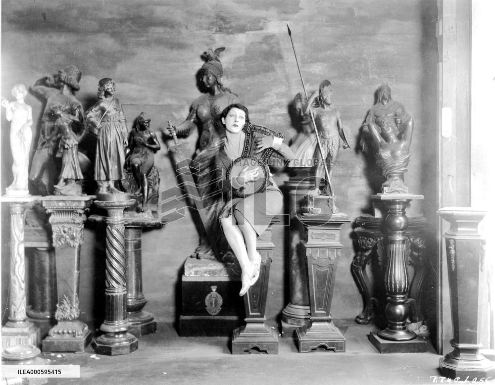 PATSY RUTH MILLER publicity shot for 'PRIVATE IZZY MURPHY'