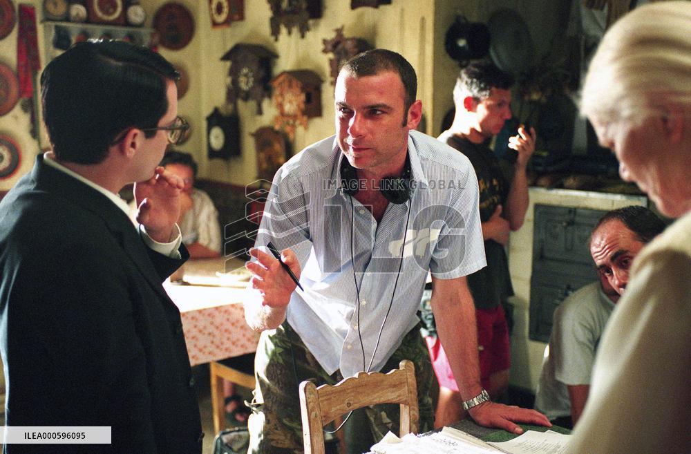 EVERYTHING IS ILLUMINATED