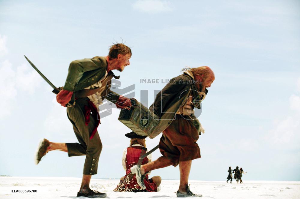 PIRATES OF THE CARIBBEAN: DEAD MAN'S CHEST