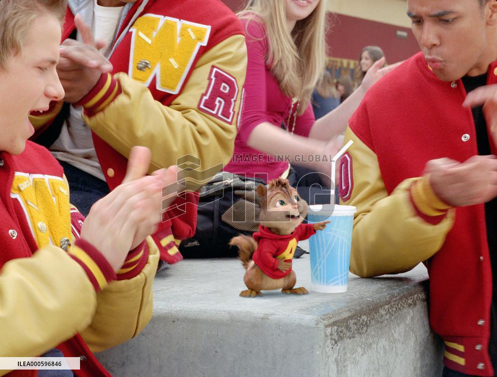 ALVIN AND THE CHIPMUNKS: THE SQUEAKUEL