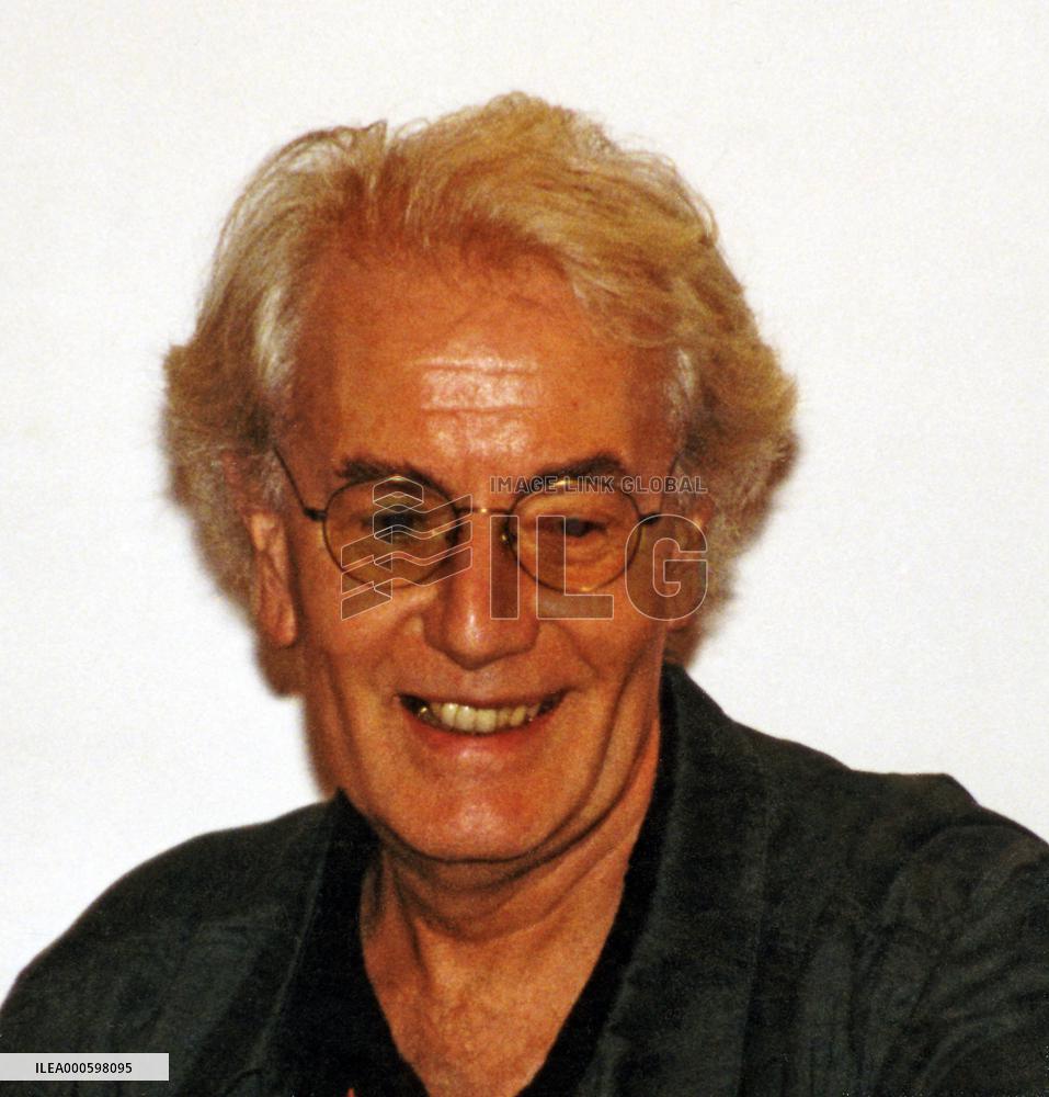 CLYDE JEAVONS