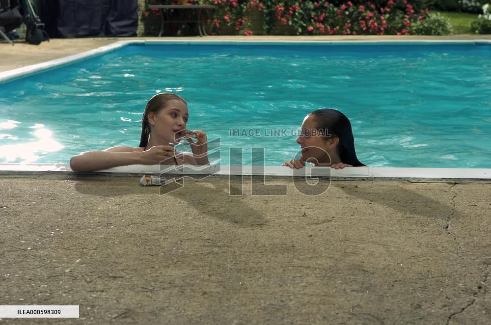 THE LIFE BEFORE HER EYES