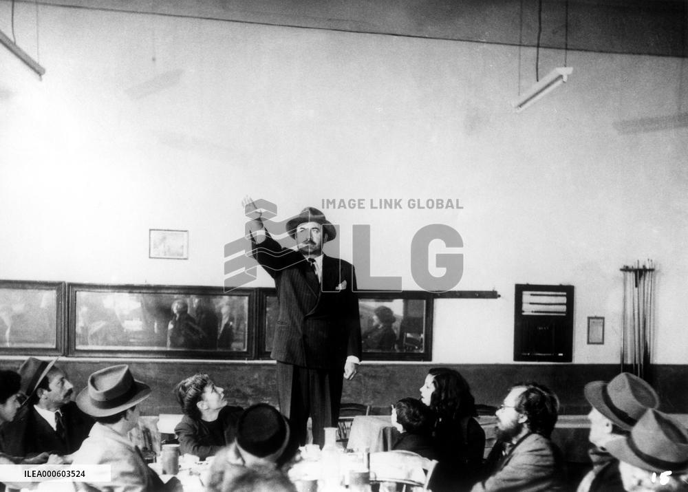 THE TRAVELLING PLAYERS