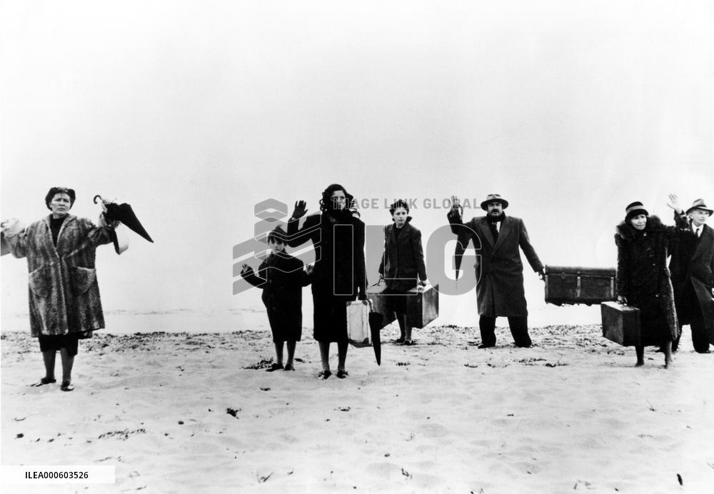 THE TRAVELLING PLAYERS