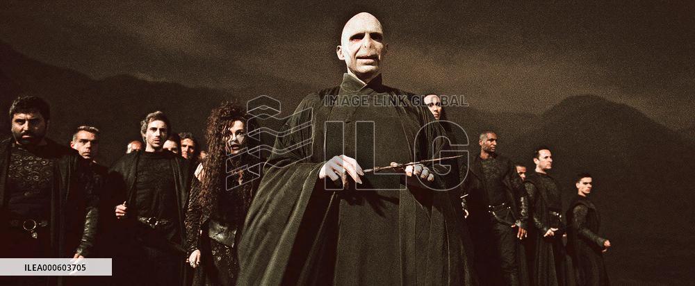 HARRY POTTER AND THE DEATHLY HALLOWS : PART 2