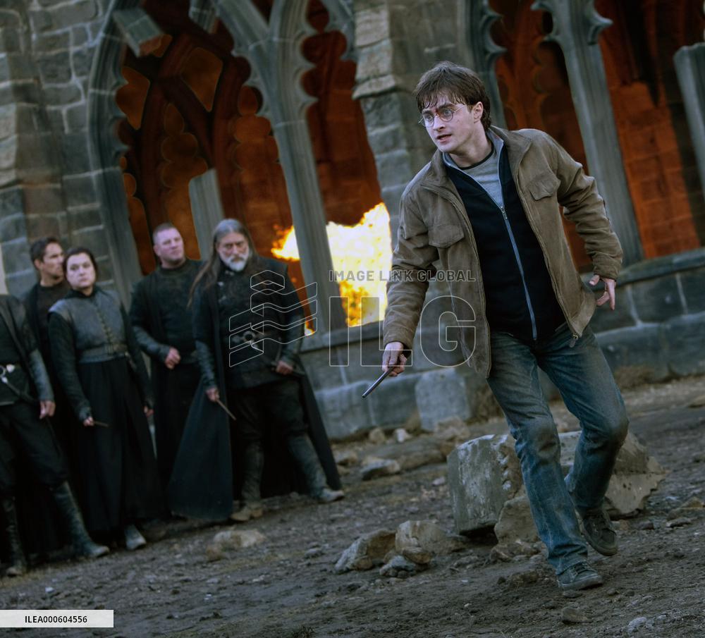 HARRY POTTER AND THE DEATHLY HALLOWS: PART 2