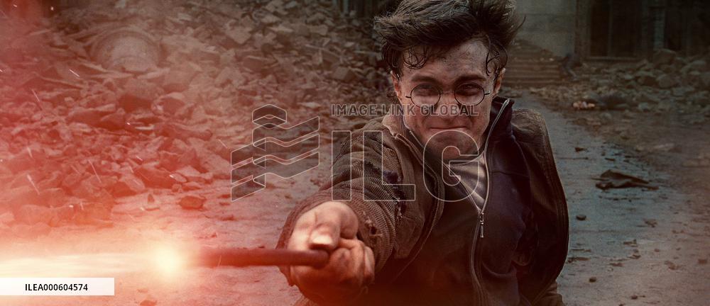 HARRY POTTER AND THE DEATHLY HALLOWS: PART 2