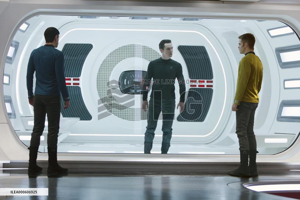 STAR TREK INTO DARKNESS