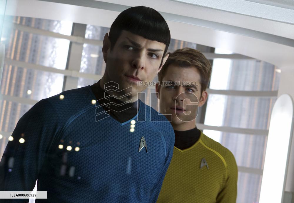 STAR TREK INTO DARKNESS