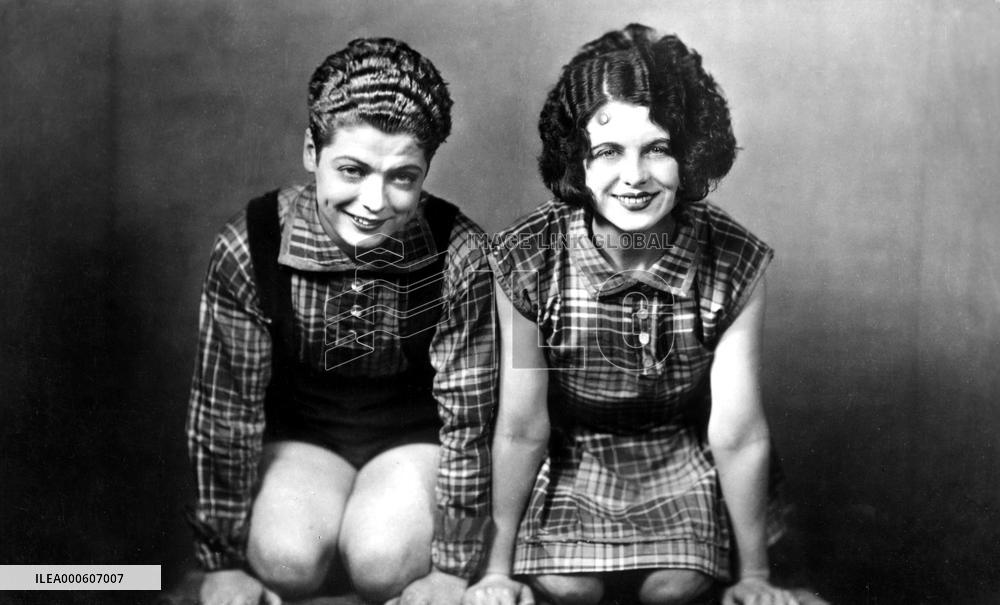 BILLIE AND RENEE HOUSTON  BILLIE HOUSTON, RENEE HOUSTON Brit