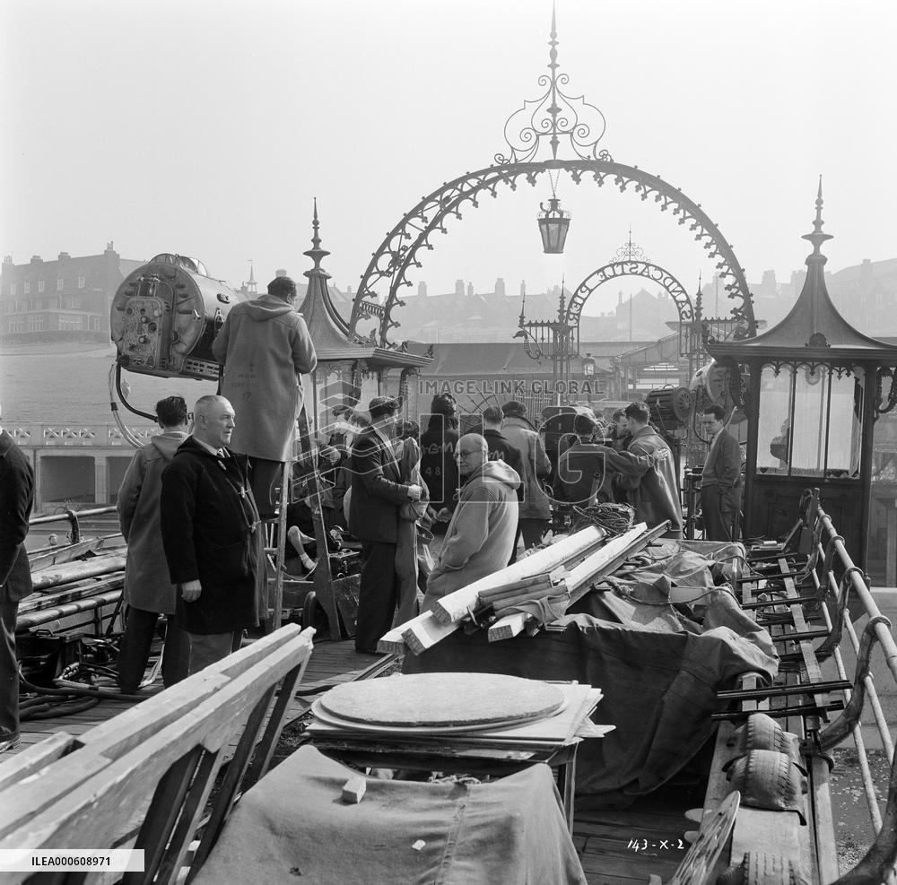 Barnacle Bill film (1957)