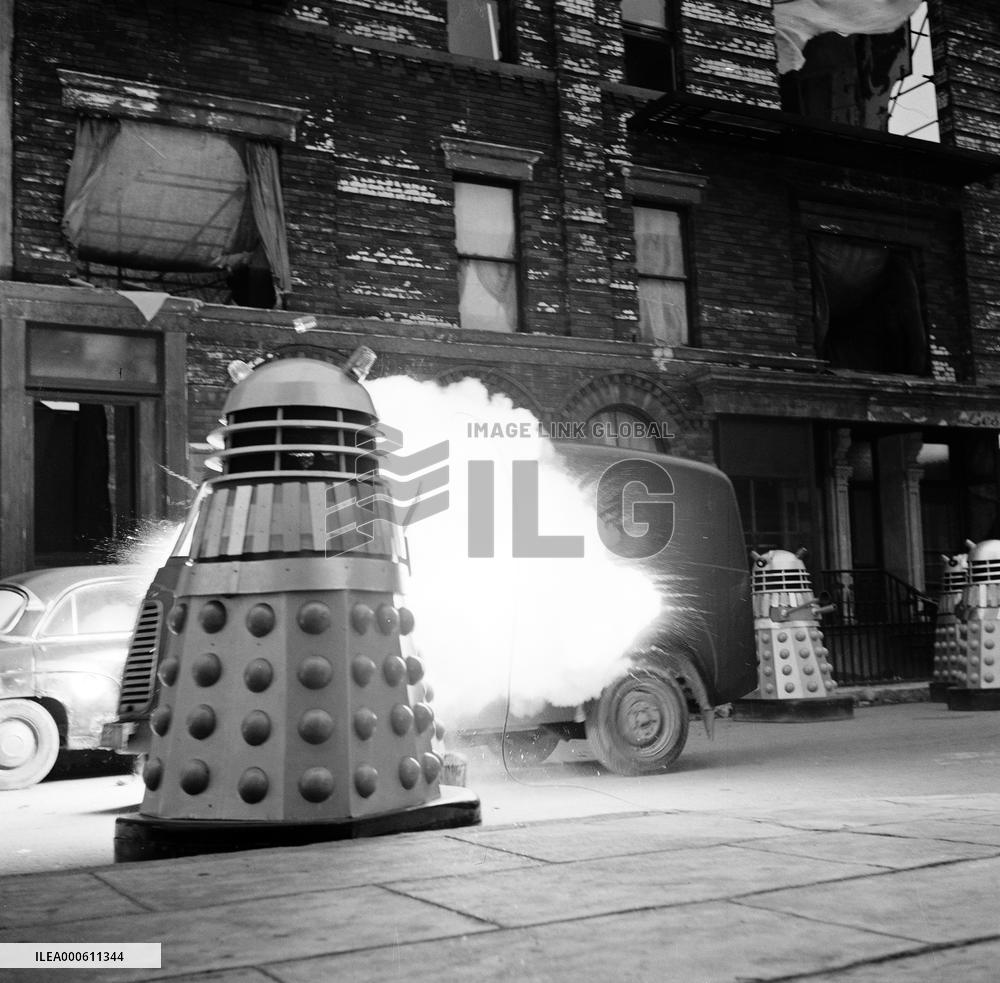 Daleks Invasion Earth 2150AD film (1966)