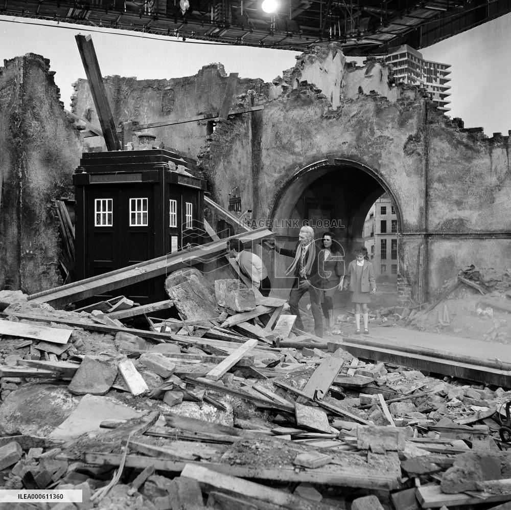 Daleks Invasion Earth 2150AD film (1966)