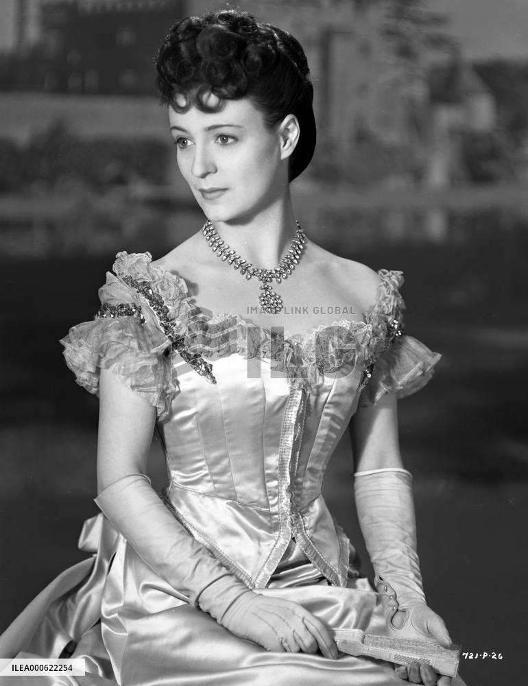 Audrey Fildes in Kind Hearts and Coronets (1949)