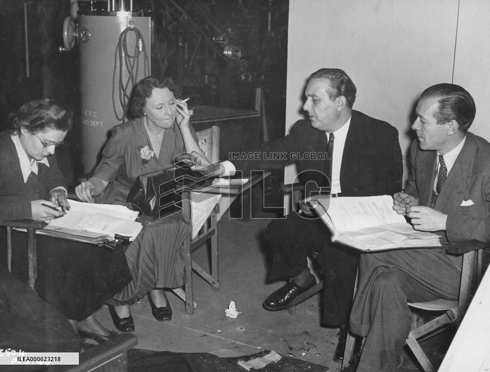 Laughter in Paradise (1951) Film