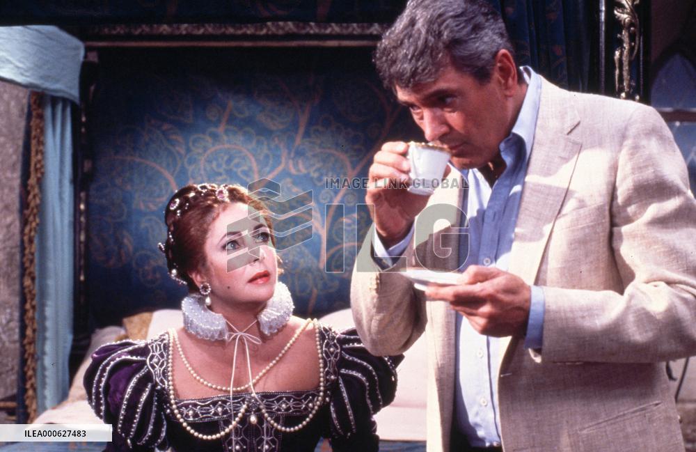 The Mirror Crack'd film (1980)