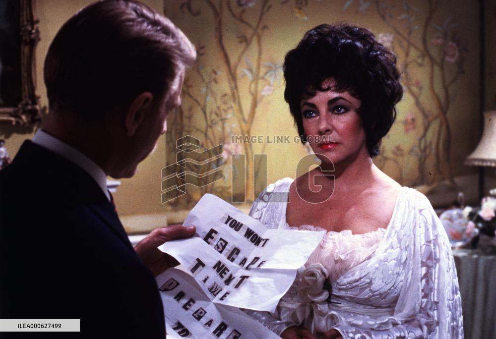 The Mirror Crack'd film (1980)