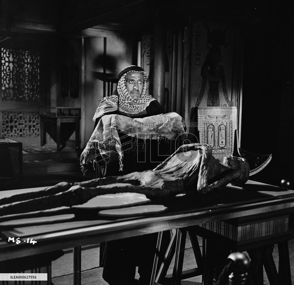 The Mummy's Shroud (1967) Film