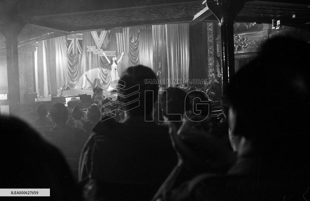 The Mirror Crack'd film (1980)