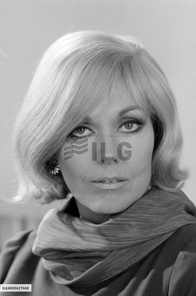 The Mirror Crack'd film (1980)