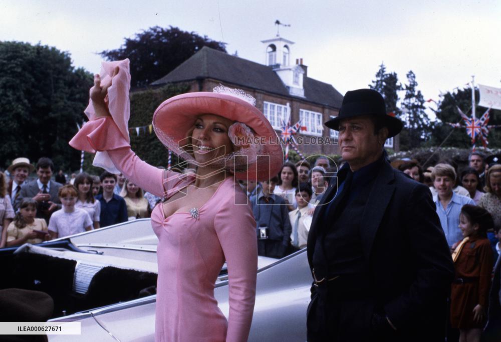 The Mirror Crack'd film (1980)