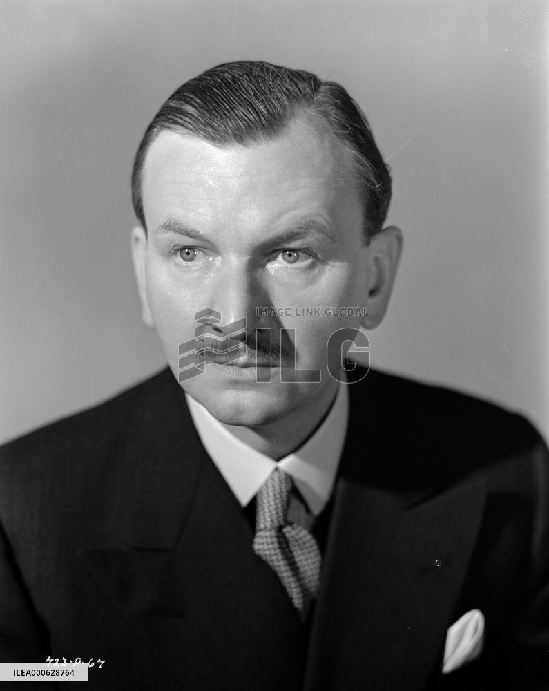 Raymond Huntley in Passport to Pimlico (1949)