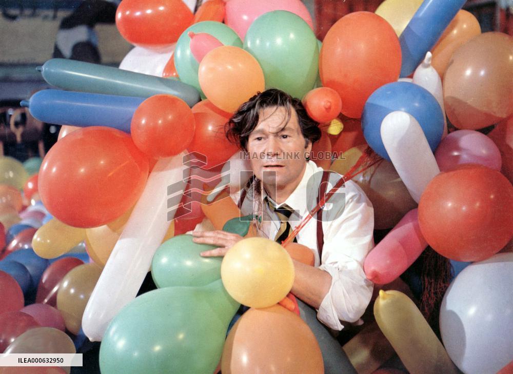 THE BEST PAIR OF LEGS IN THE BUSINESS