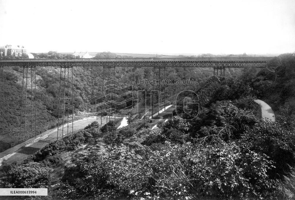 Saltburn-by-the-Sea, the Bridge c1885