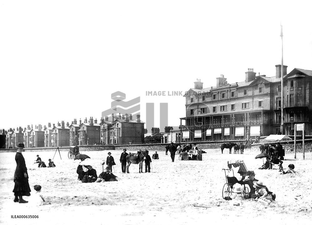 Lowestoft, the Beach 1887