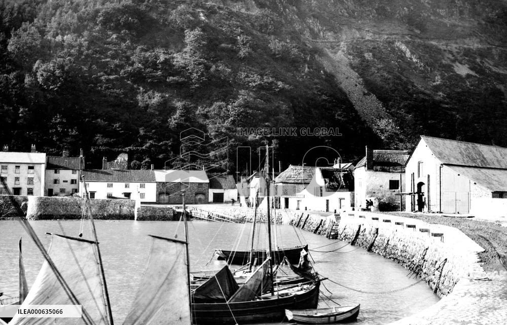 Minehead, the Harbour 1888