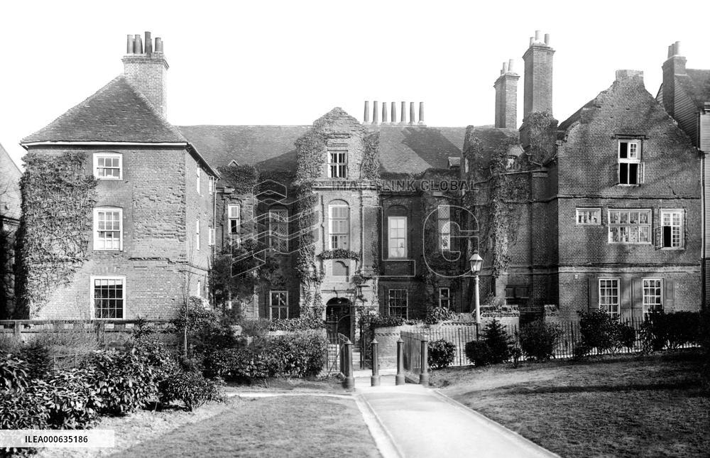 Rochester, Restoration House 1889