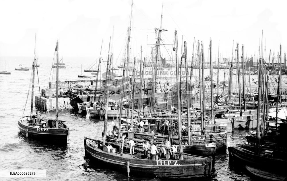 Penzance, Fishing Boats 1890