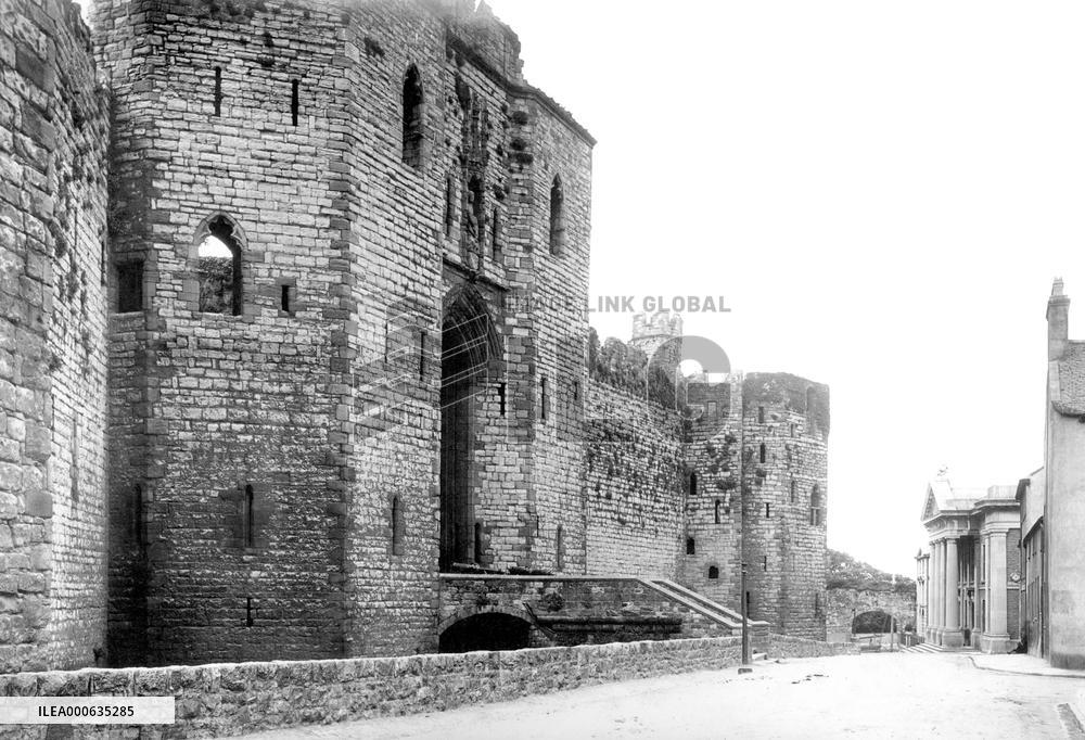 Caernarfon, Castle Grand Entrance 1890