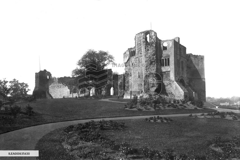 Newark-on-Trent, Castle Gardens 1890