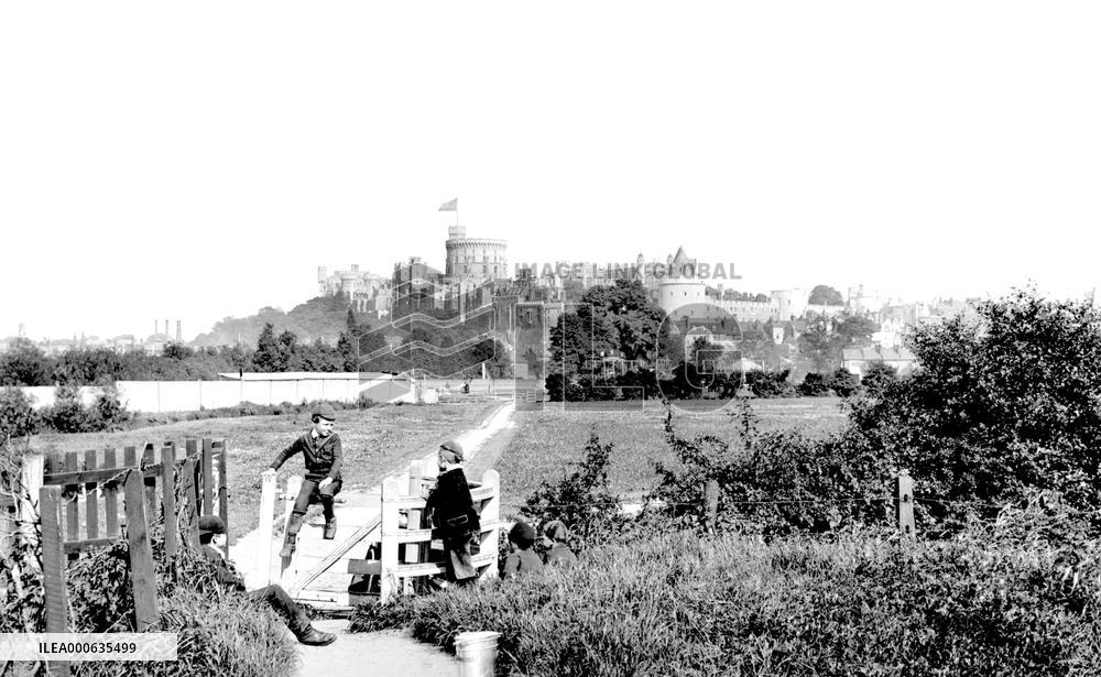Windsor, Castle from Clewer Path 1890