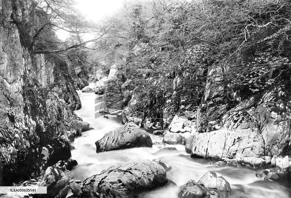 Betws-y-Coed, Fairy Glen from Jubilee Bridge 1892