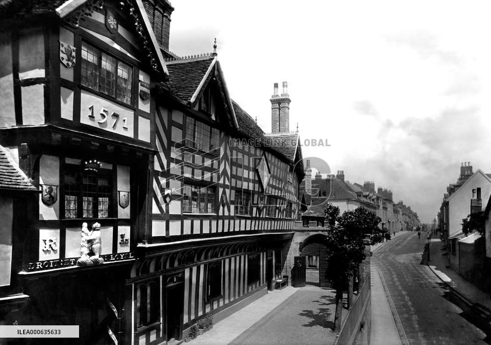 Warwick, The Lord Leycester Hospital 1892