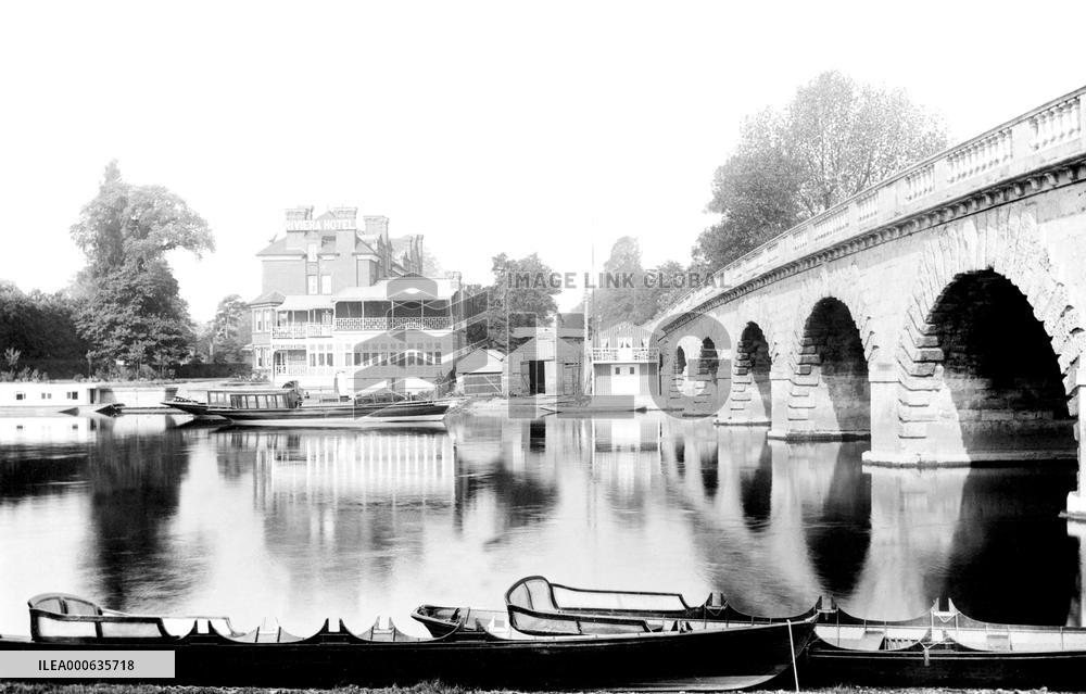 Maidenhead, Bridge and Riviera Hotel 1893