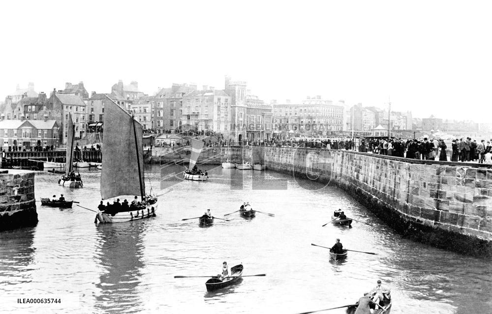 Bridlington, the Quay 1893