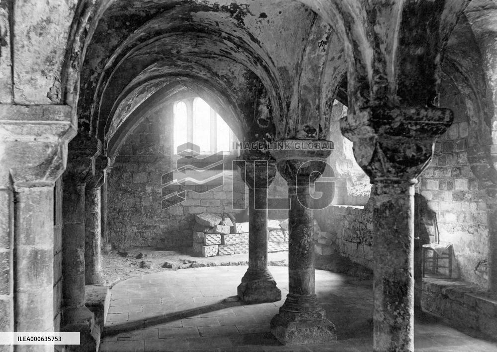 Worcester, the Cathedral, the Crypt 1893