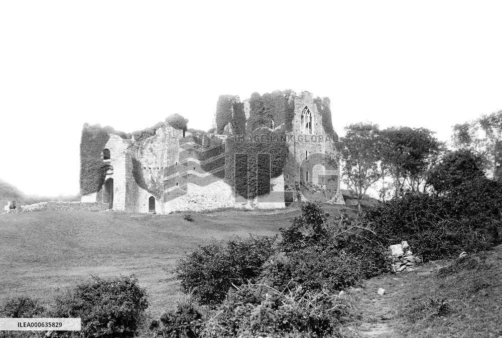 Oystermouth, the Castle 1893