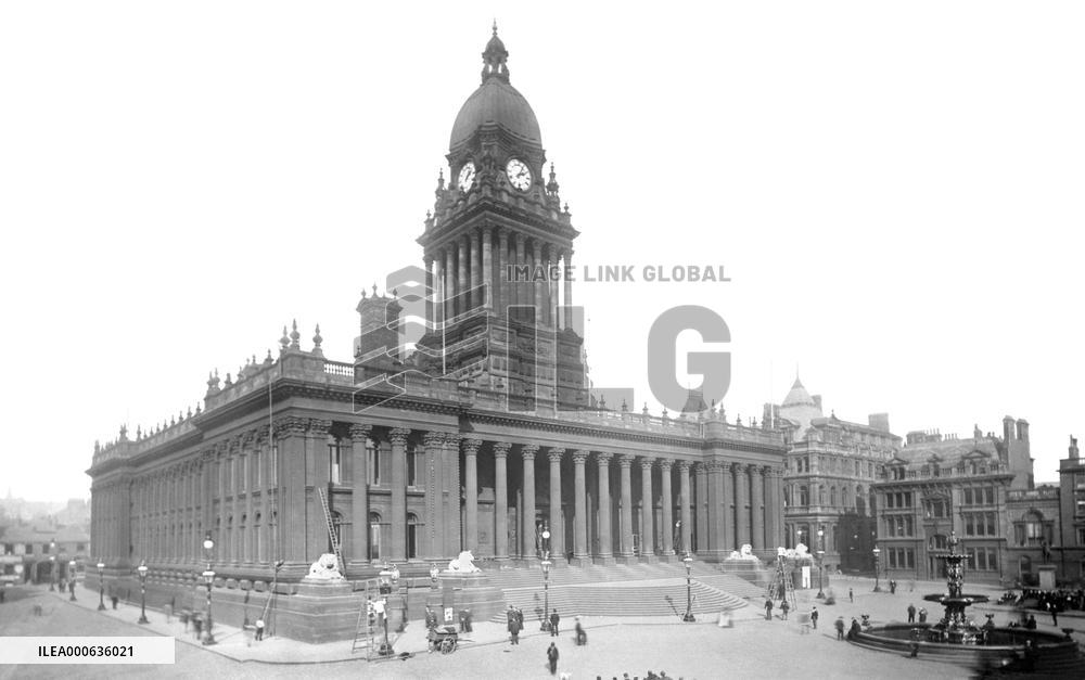 Leeds, the Town Hall 1894