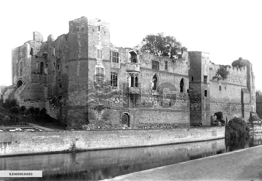 Newark-on-Trent, the Castle 1895