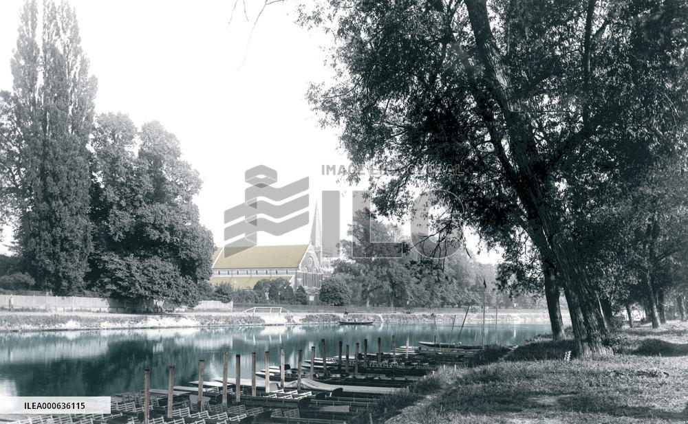 Staines, St Peter's Church 1895