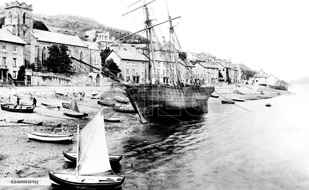 Aberdovey, the Front 1895