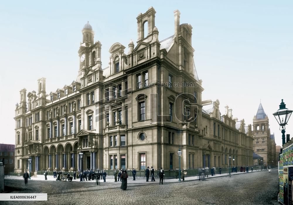 Leeds, the Post Office and Revenue Office 1897