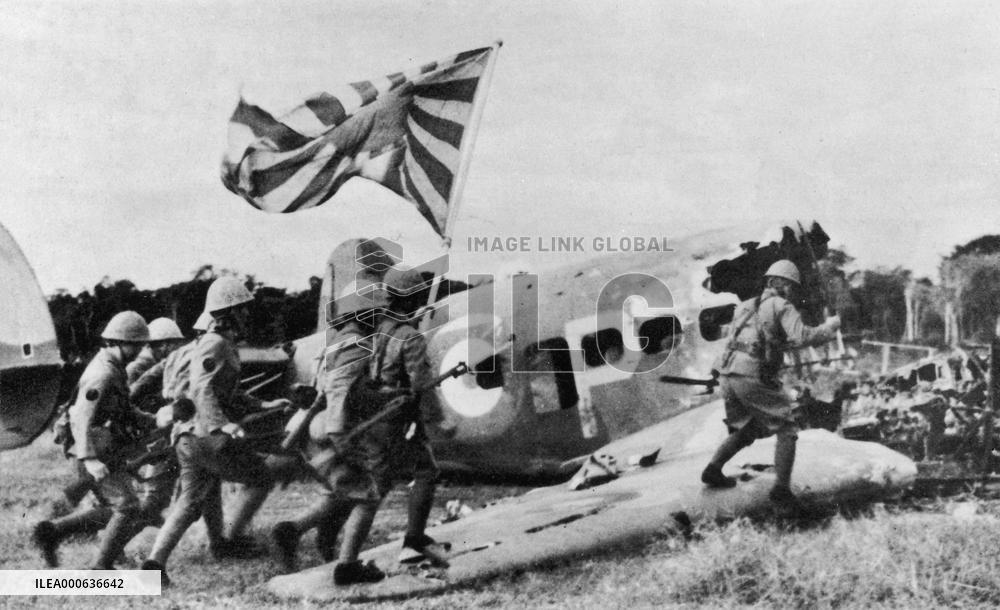 Japanese storm Malayan airfield